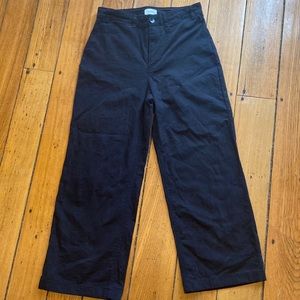 Black High waisted old navy cropped chinos; size 4